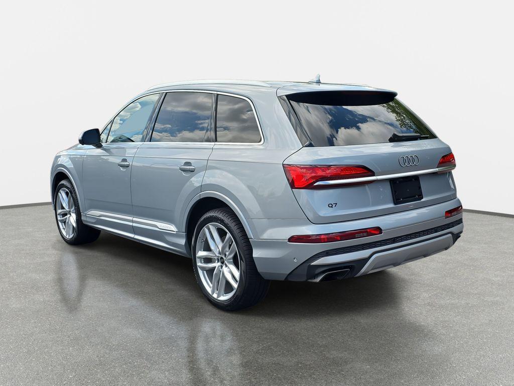 used 2025 Audi Q7 car, priced at $62,450