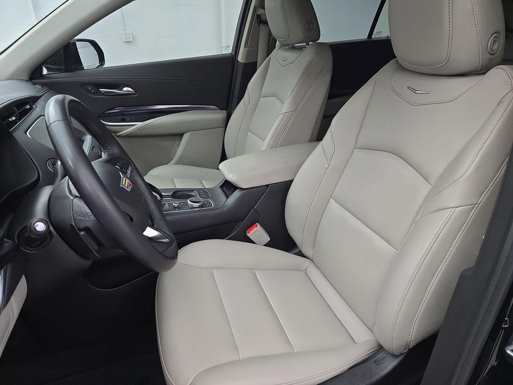 used 2023 Cadillac XT4 car, priced at $25,950