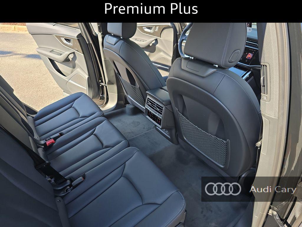 new 2025 Audi Q7 car, priced at $69,323