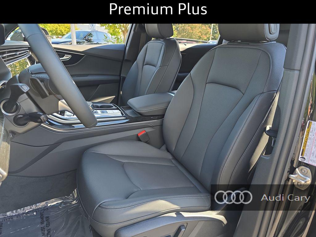 new 2025 Audi Q7 car, priced at $69,323