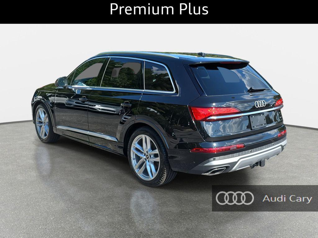 new 2025 Audi Q7 car, priced at $69,323