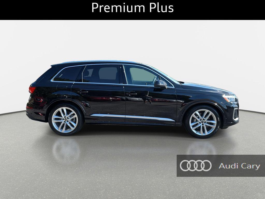 new 2025 Audi Q7 car, priced at $69,323