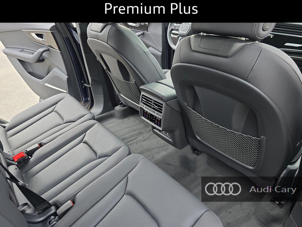 new 2025 Audi Q7 car, priced at $67,060