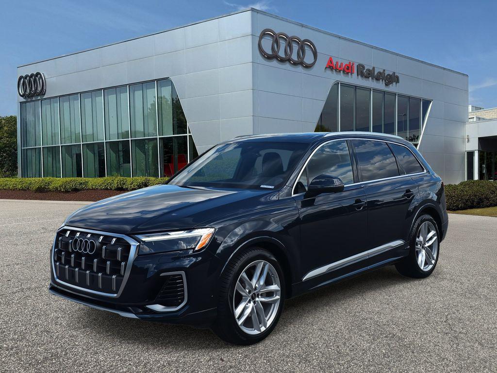 new 2025 Audi Q7 car, priced at $67,060