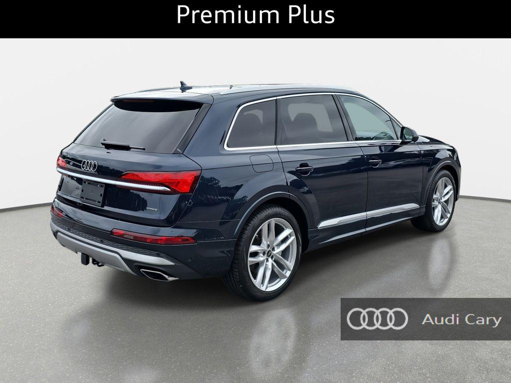 new 2025 Audi Q7 car, priced at $67,060