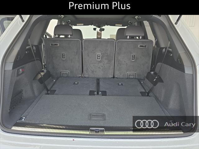 new 2025 Audi Q7 car, priced at $70,528