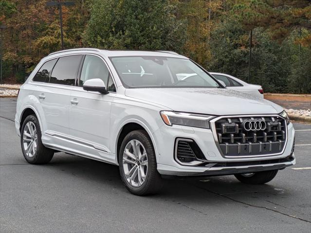 new 2025 Audi Q7 car, priced at $75,650