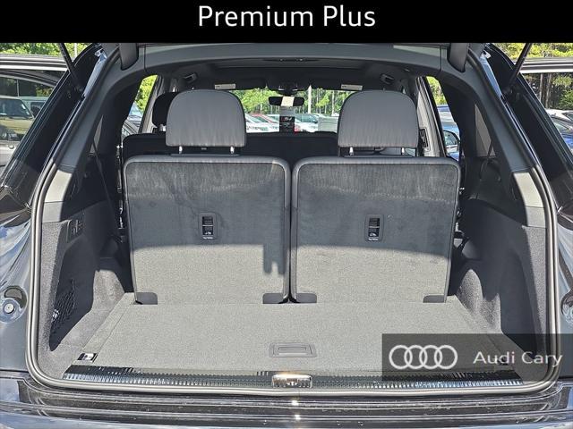 new 2025 Audi Q7 car, priced at $70,528