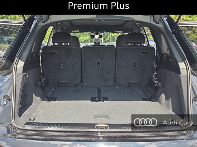 new 2025 Audi Q7 car, priced at $70,528