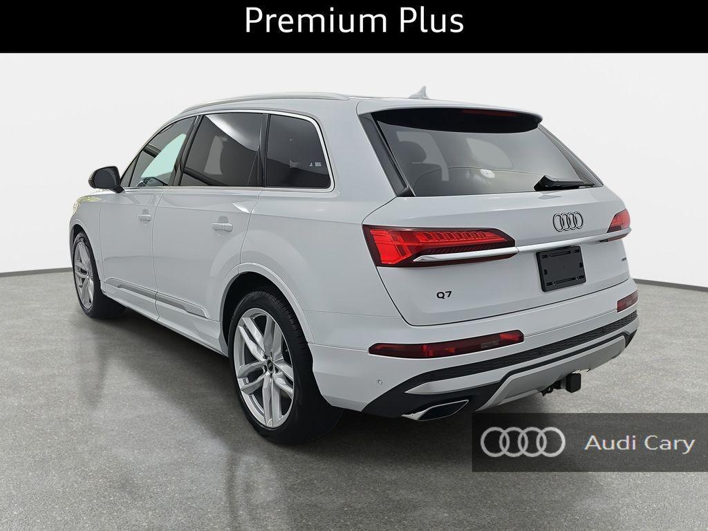 new 2025 Audi Q7 car, priced at $69,450