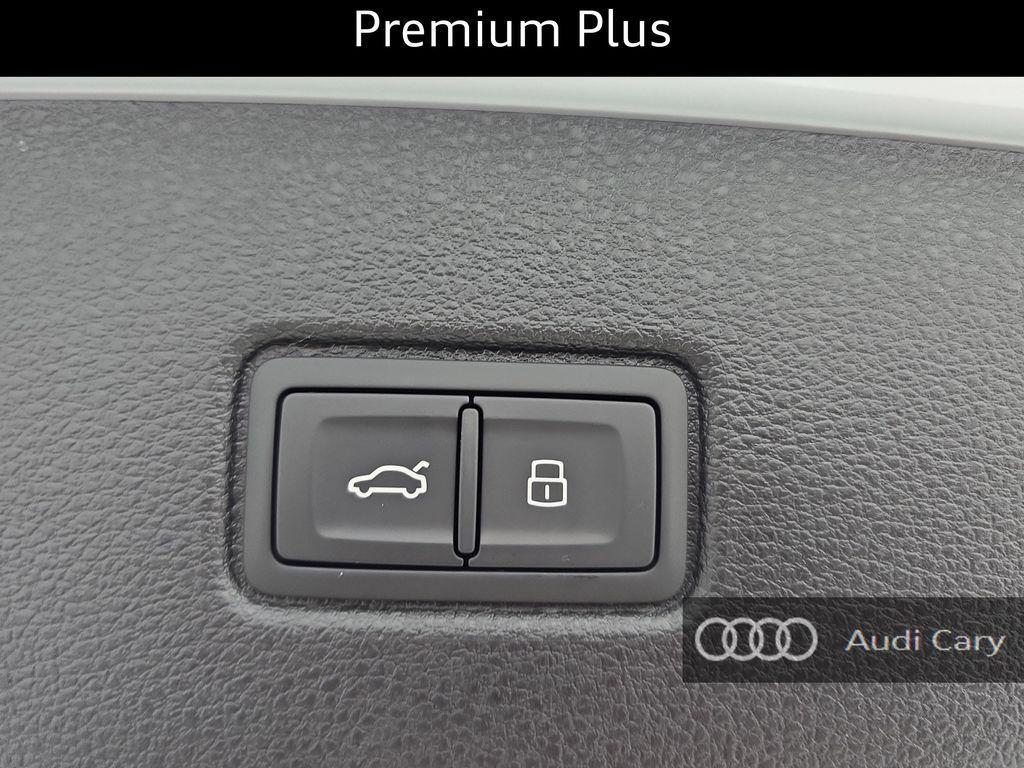 new 2025 Audi Q7 car, priced at $69,450
