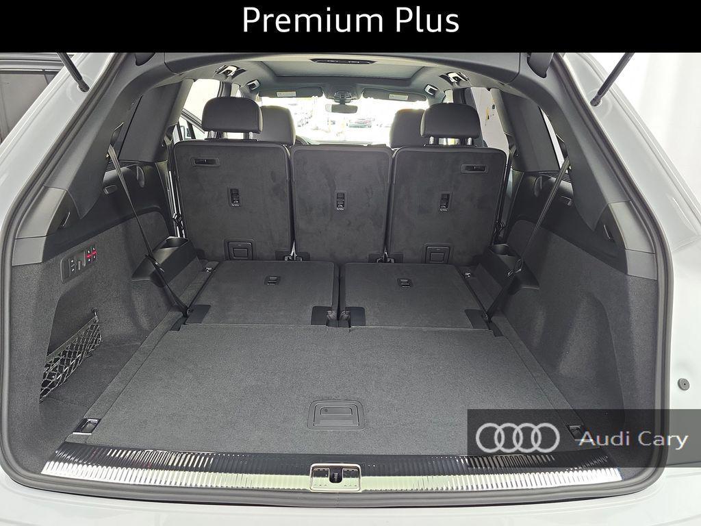 new 2025 Audi Q7 car, priced at $69,450