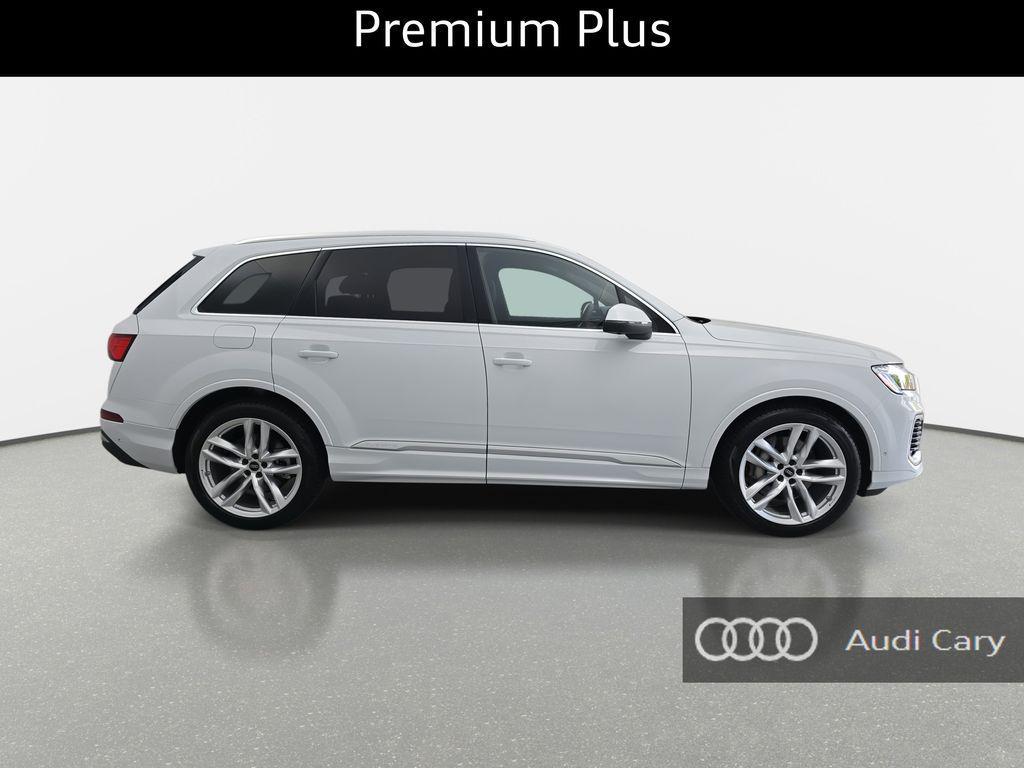 new 2025 Audi Q7 car, priced at $69,450