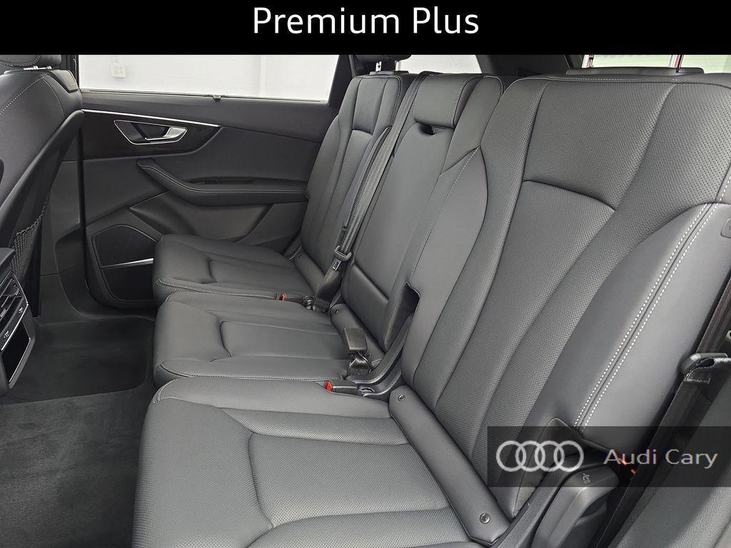 new 2025 Audi Q7 car, priced at $69,450