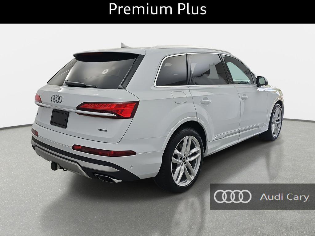 new 2025 Audi Q7 car, priced at $69,450