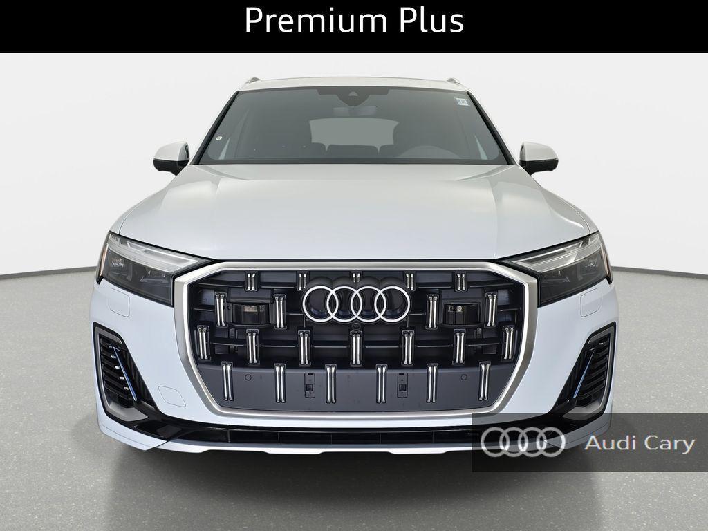 new 2025 Audi Q7 car, priced at $69,450
