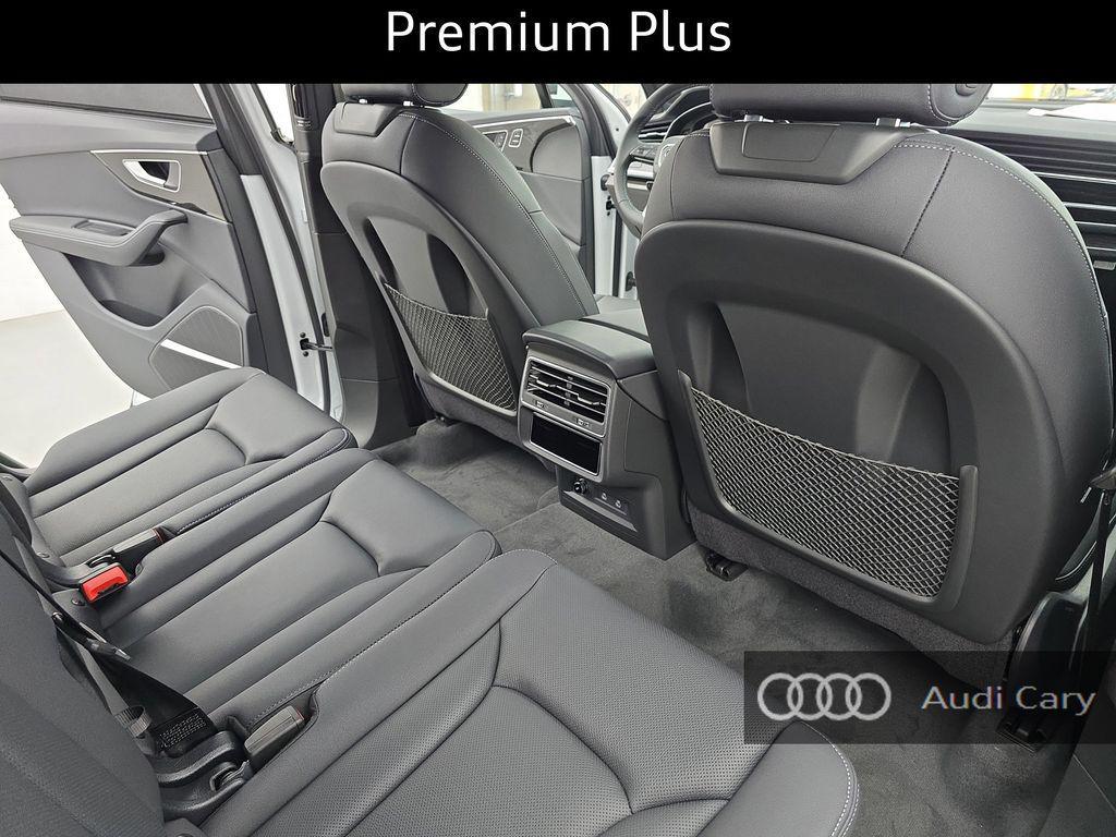 new 2025 Audi Q7 car, priced at $69,450