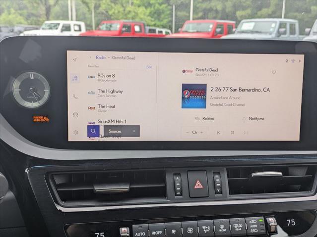 used 2023 Lexus ES 300h car, priced at $39,250