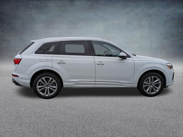 new 2025 Audi Q7 car, priced at $70,142