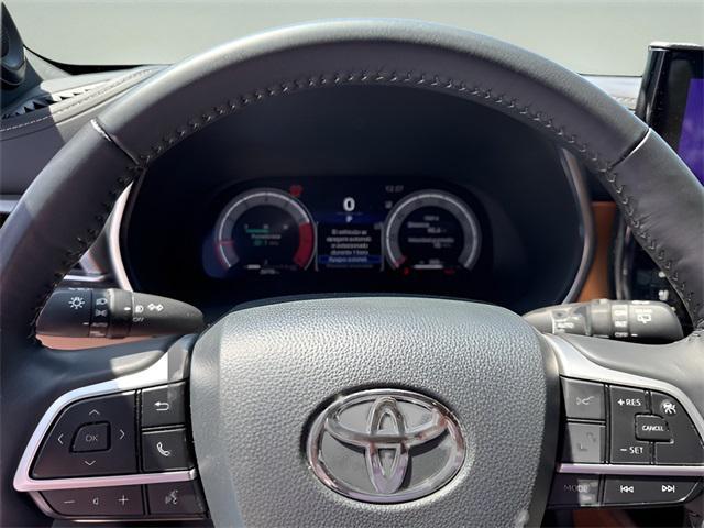 used 2024 Toyota Highlander car, priced at $46,570