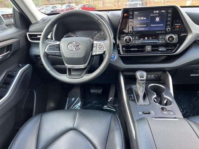 used 2022 Toyota Highlander Hybrid car, priced at $41,990