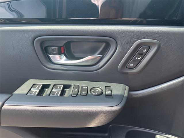 used 2025 Honda Pilot car, priced at $40,990