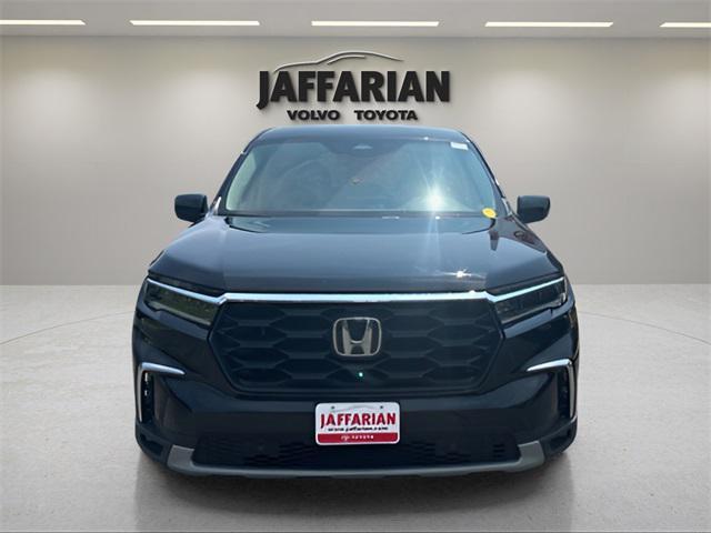 used 2025 Honda Pilot car, priced at $40,990