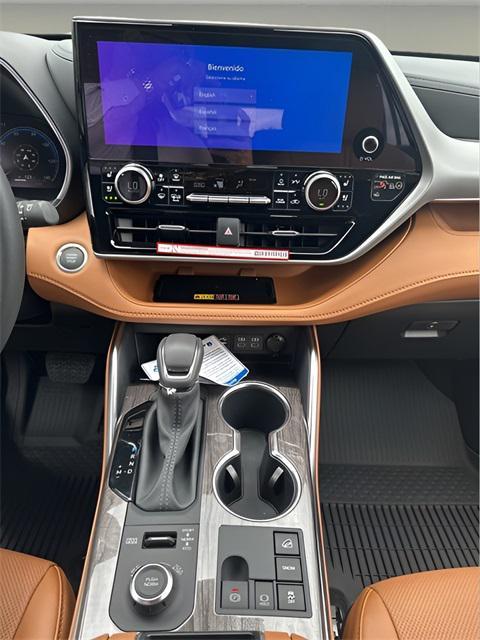 new 2025 Toyota Highlander car, priced at $54,968
