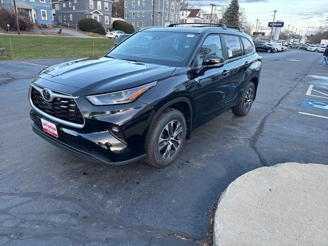 new 2025 Toyota Highlander car, priced at $46,963