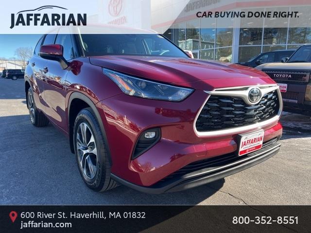 used 2022 Toyota Highlander car, priced at $35,580