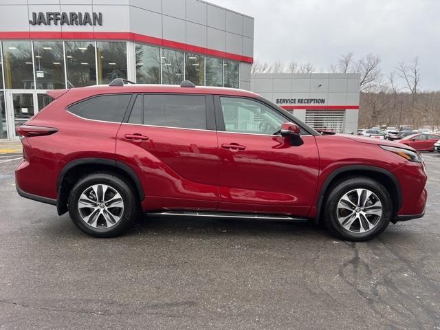 used 2024 Toyota Highlander car, priced at $40,580