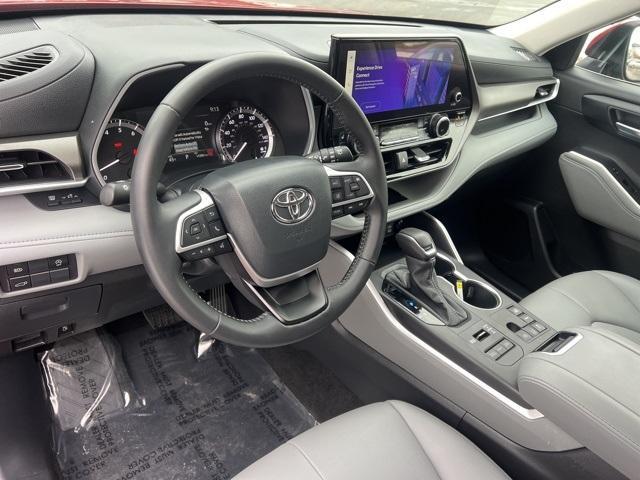 used 2024 Toyota Highlander car, priced at $40,580