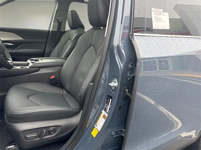 new 2025 Toyota Grand Highlander car, priced at $56,576
