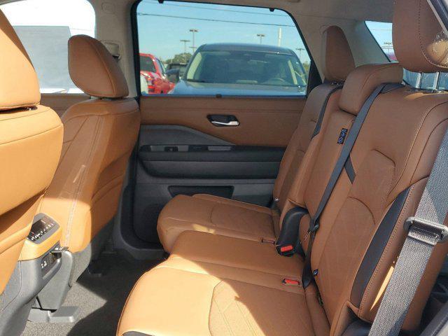 new 2025 Nissan Pathfinder car, priced at $51,935