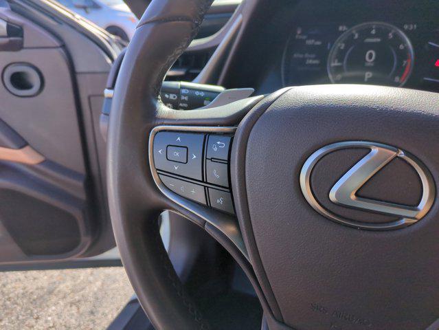 used 2019 Lexus ES 350 car, priced at $26,882