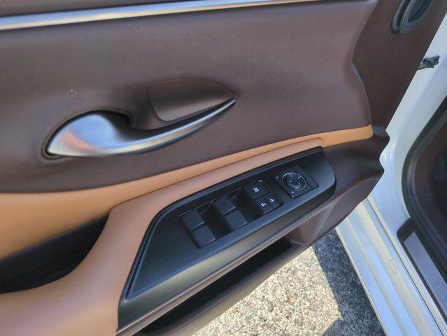 used 2019 Lexus ES 350 car, priced at $26,882