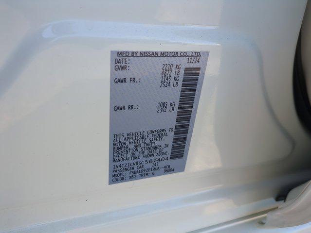 new 2025 Nissan Leaf car, priced at $39,060