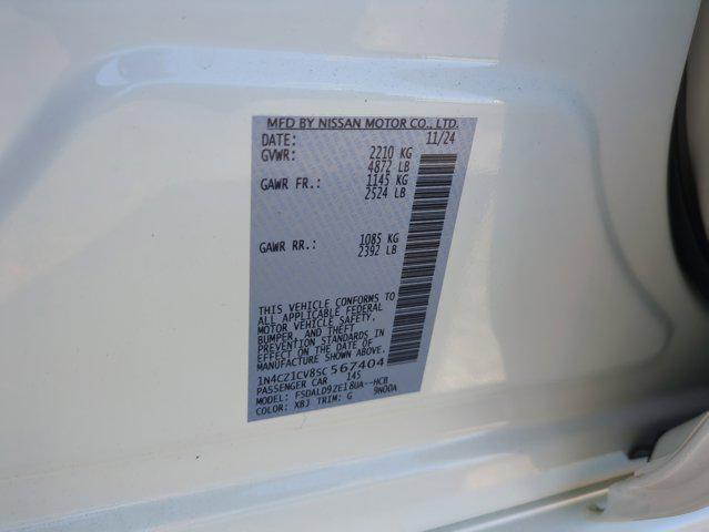 new 2025 Nissan Leaf car, priced at $39,060