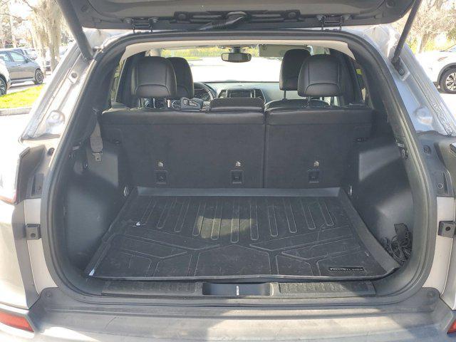 used 2019 Jeep Cherokee car