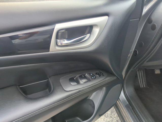 used 2020 Nissan Pathfinder car, priced at $12,999