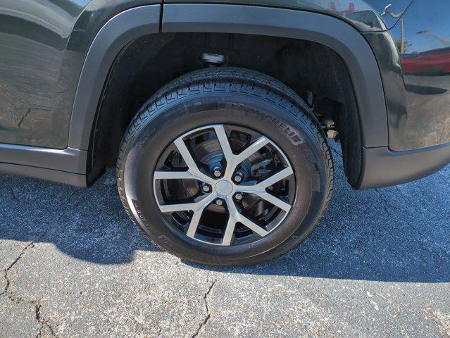 used 2024 Jeep Grand Cherokee car, priced at $38,433