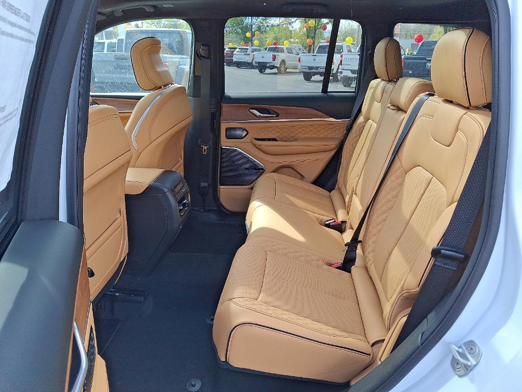 new 2025 Jeep Grand Cherokee car, priced at $67,060