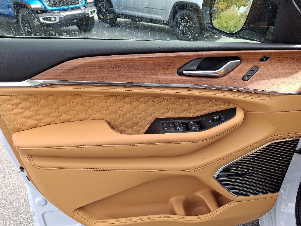 new 2025 Jeep Grand Cherokee car, priced at $67,060