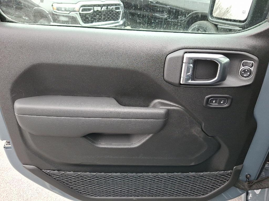 new 2026 Jeep Wrangler car, priced at $46,025