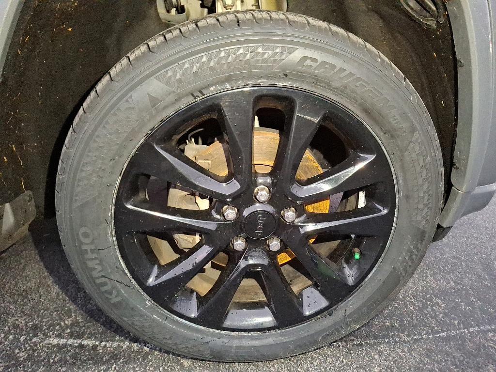 used 2020 Jeep Grand Cherokee car, priced at $25,424