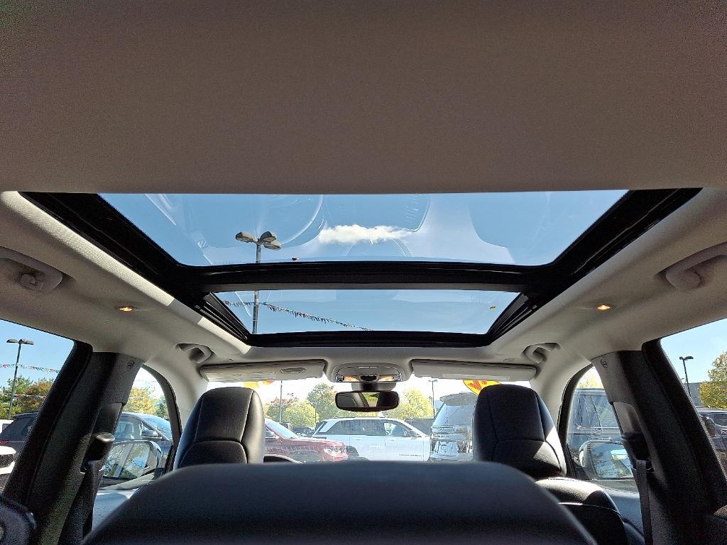 used 2022 Jeep Cherokee car, priced at $28,999