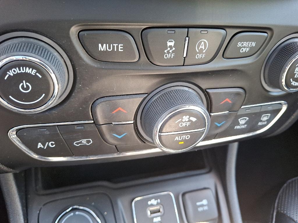 used 2022 Jeep Cherokee car, priced at $28,999