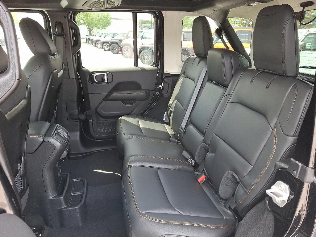 new 2025 Jeep Wrangler car, priced at $57,315