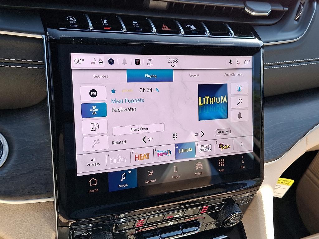 new 2025 Jeep Grand Cherokee car, priced at $52,140