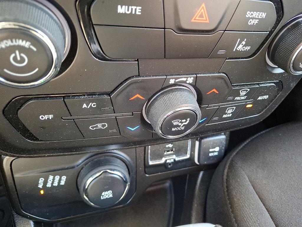 used 2022 Jeep Renegade car, priced at $22,495